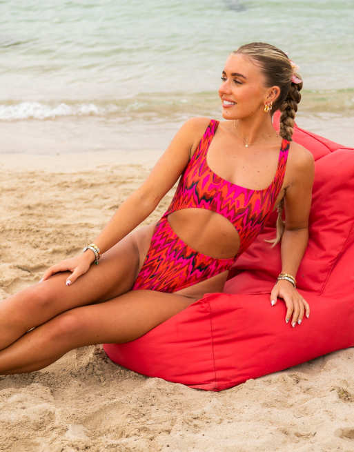 South Beach X Miss Molly - Badpak met uitsnijding en abstracte print in roze 