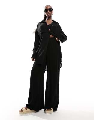 Southbeach - Oversize-Strandhose in Schwarz