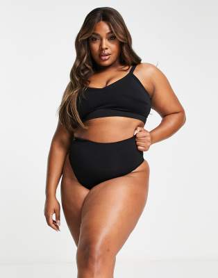 Spanx Curve – Seamless Shaping – Svarta stringtrosor