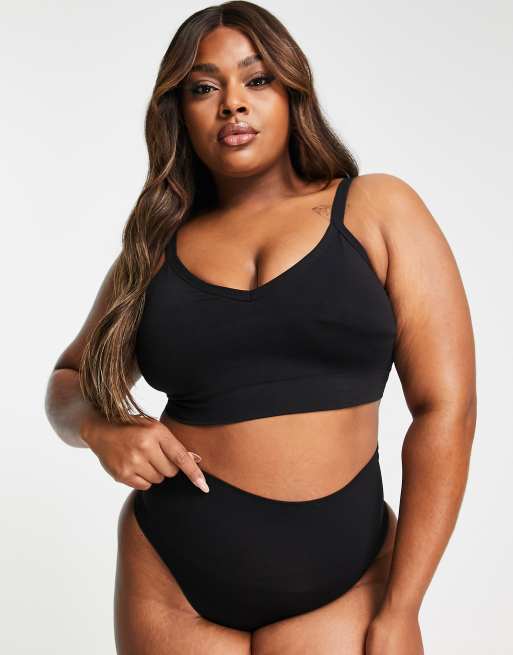 Spanx Seamless contouring thong in black