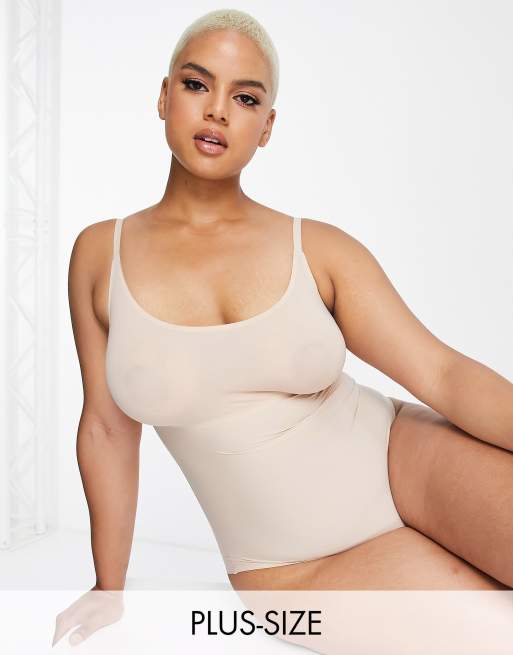 Spanx Curve – Thinstincts – Glättender Body in Beige mit schmalen Trägern