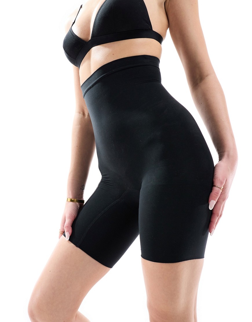 Spanx Everyday Seamless Shaping High Waisted Short in Black