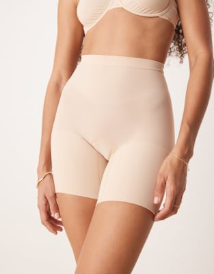 Shop Spanx Everyday Seamless Shaping Shorts In Neutral