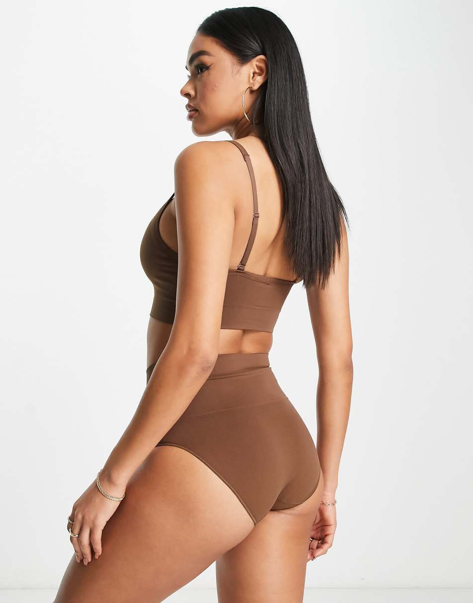 Spanx Seamless contouring boyshorts in brown