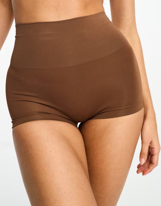 Spanx – Seamless – Konturierende Boy-Shorts-Unterhose in Braun