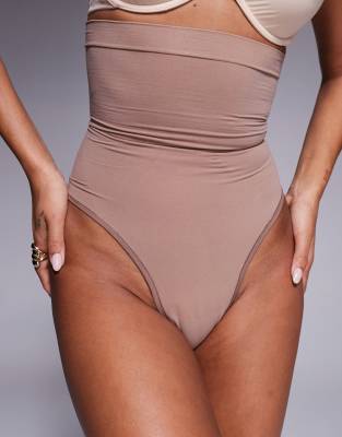 Spanx - Seamless Power - Tanga in Café au Lait mit hohem Bund-Neutral