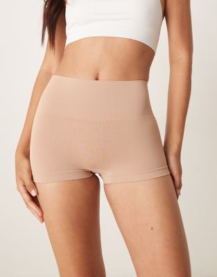 Spanx Seamless contouring boyshort in beige