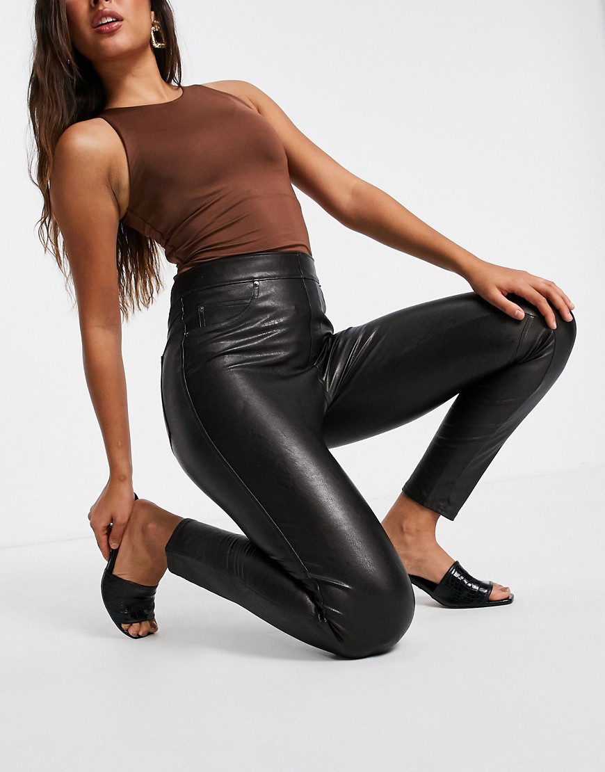 Spanx - Skinny-fit broek van imitatieleer in zwart