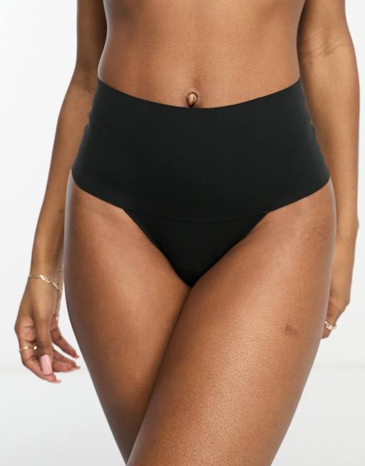 Spanx - Undie-tectable - Gladmakende string in zwart