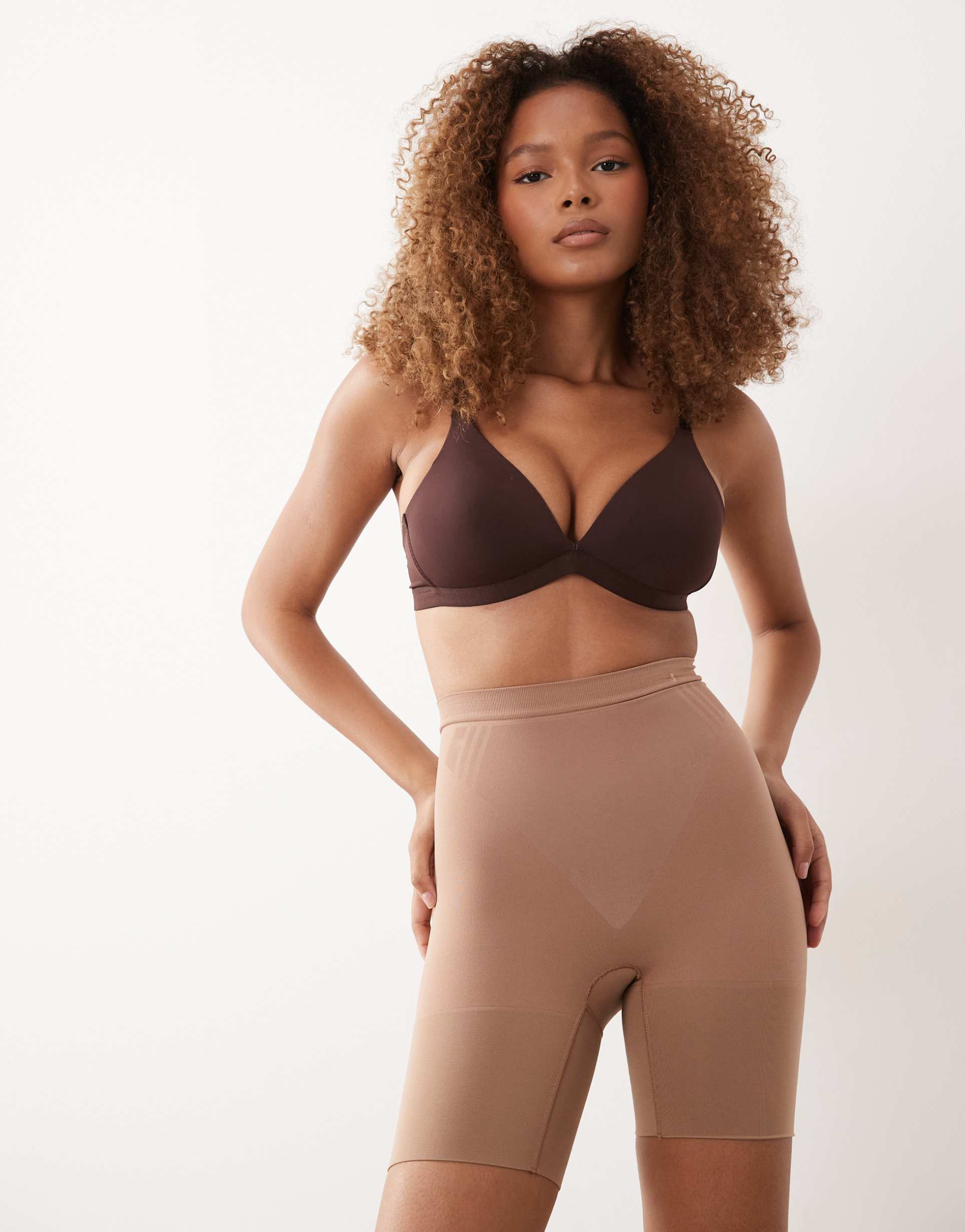 spanxsculpt gofigure mid-thigh shorts in cinnamon brown