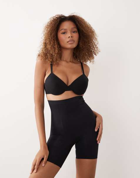 SPANXsculpt – GoFigure – Svarta, halvlånga shorts med hög midja - view 1