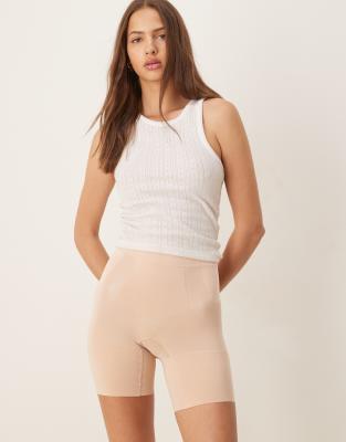 Spanx SPANXsculpt Oncore mid-thigh short in soft beige-Neutral