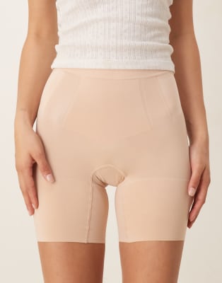Spanx Sculpt Oncore Mid-thigh Shorts