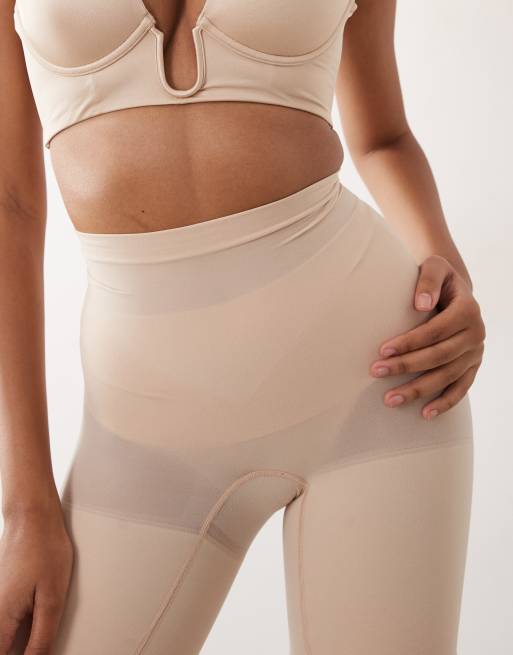 SPANXsculpt - Seamless Power - Halflange short met antislip tailleband in beige, 2 van 3