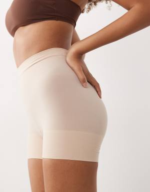 SPANXsculpt Seamless Power shorty in beige