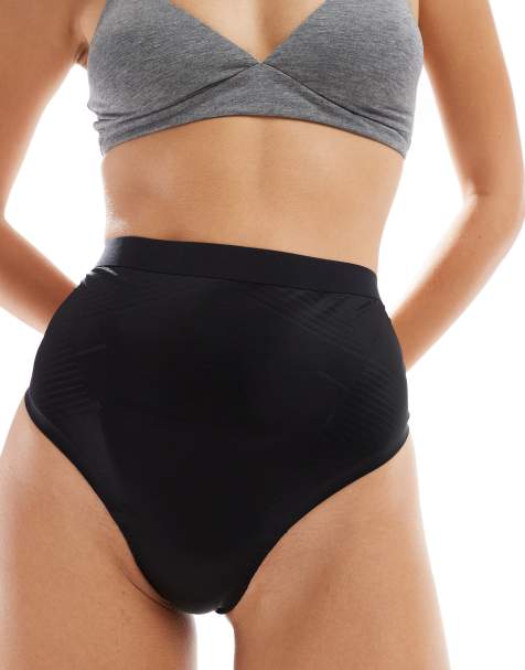 SPANXshape – Invisible – Leichter, nicht sichtbarer und formender Tanga in Schwarz - view 1