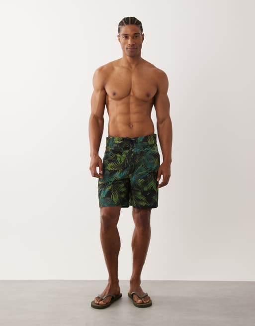 Speedo Lookout print 18'' board shorts in green, 3 of 5