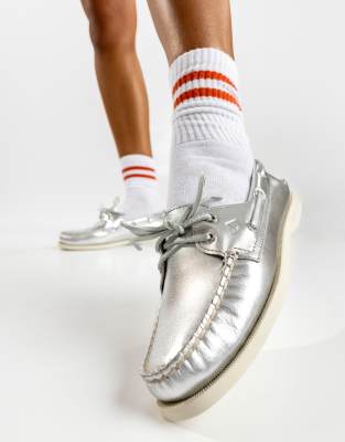  Authentic 2 eye boat shoe 