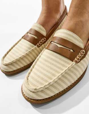  Port driving moccasin in white
