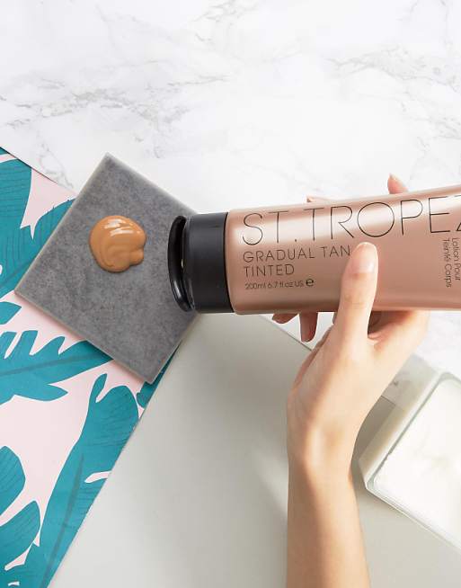 ST.TROPEZ Gradual Tan Tinted Lotion 200ML ST.TROPEZ Gradual Tan Tinted Lotion 200ML