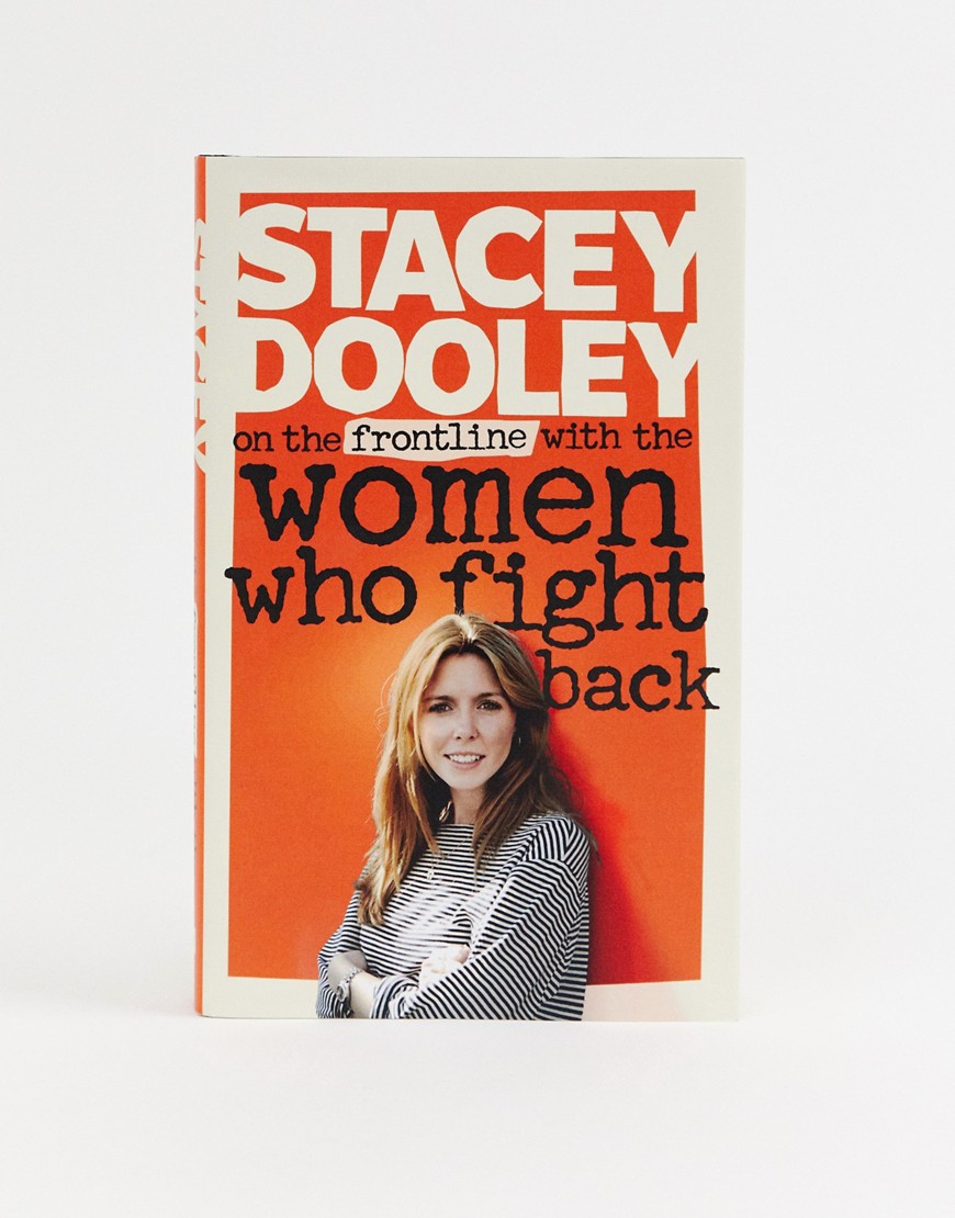 Stacey Dooley: on the front line with the women who fight back-Multifarvet
