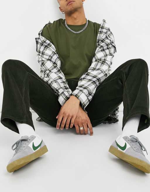 Stan Ray - Pantaloni ampi e pratici in velluto a coste verde oliva