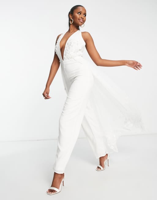 Starlet 3D – Jumpsuit in Weiß mit tiefem Ausschnitt, Rüschen und abnehmbarem Tüll-Overlay