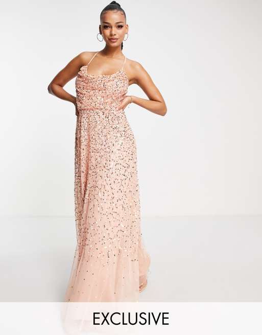 Starlet Exclusive – Brzoskwiniowa cekinowa sukienka maxi z drapowanym dekoltem