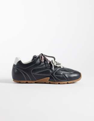Steve Madden Asiel Trainers In Black