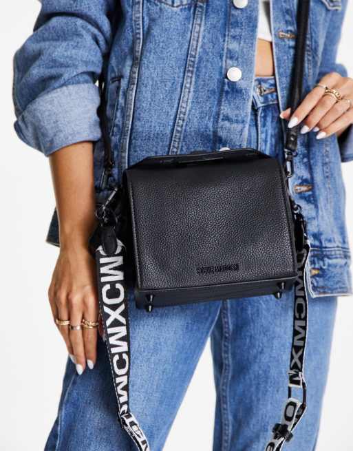 Steve Madden - Bkween - Camera bag a tracolla nera con fettuccia con logo