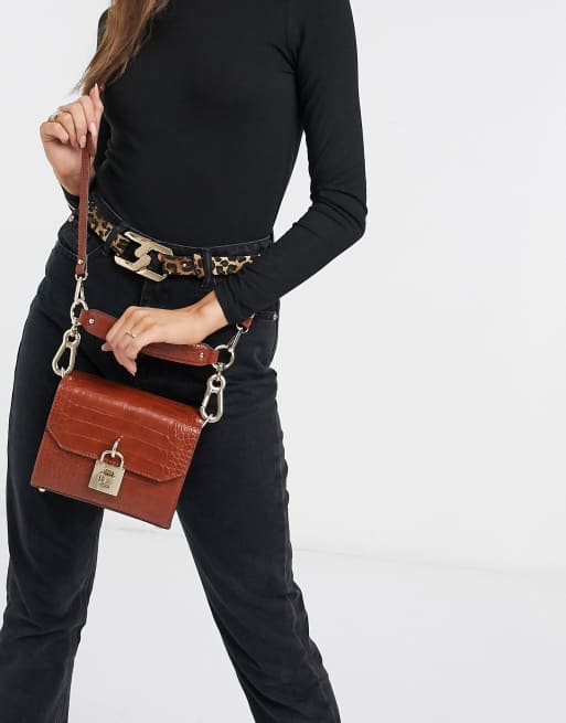 Steve Madden – Bpure – Umhängetasche in Kroko-Cognac mit goldfarbenem Schloss
