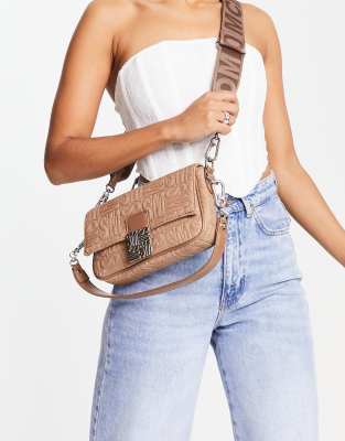 Steve Madden Breyes embossed logo shoulder bag in brown-Neutral