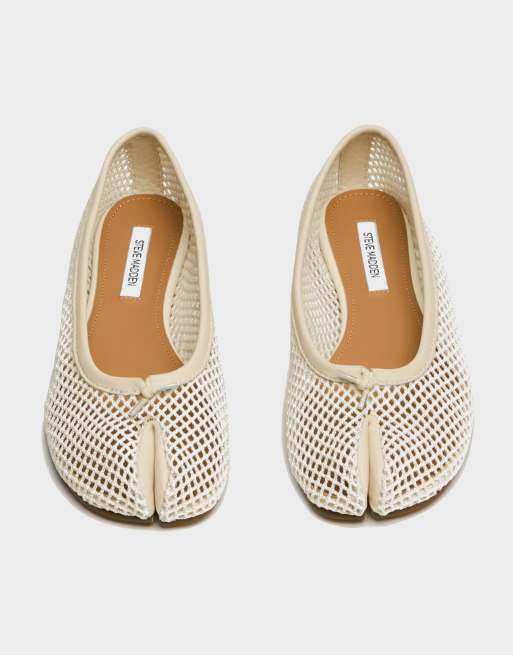 Steve Madden Calico balerinki z rozdzielonym noskiem w kremowej siateczce, 3 z 3