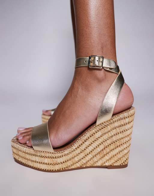 Steve Madden Cassie sandals with wedge in gold leather ASOS