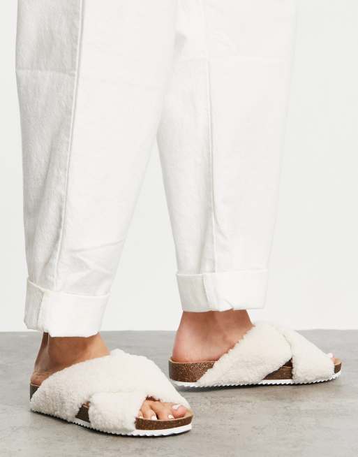 Steve Madden – Curlay – Flauschige Slider in Creme