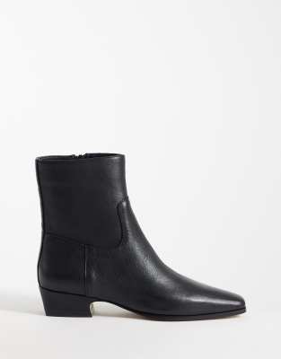 Steve Madden Dusty Flat Mid-ankle Boots In Black