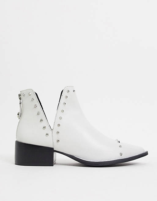 Steve Madden Epy cut out boot in white
