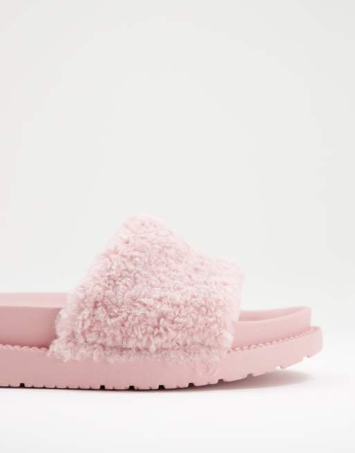 Steve madden pink deals fluffy slides