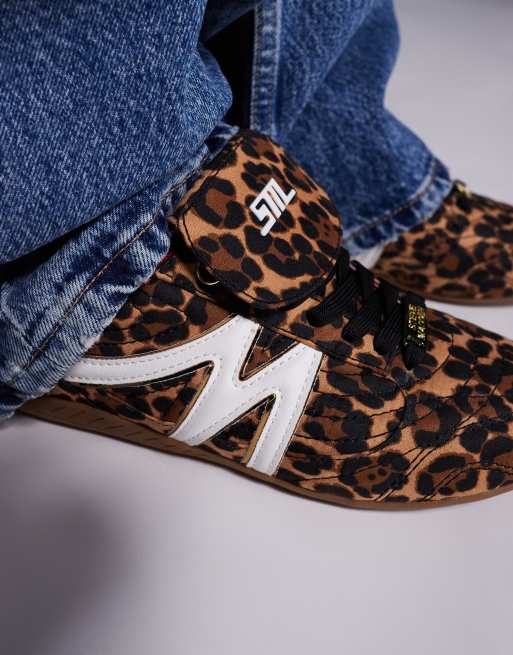 【Steve Madden】レオパードブーティー Steve Madden Boots Womens 7.5 M Pixie Leopard Print Heels