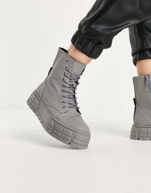 Steve Madden Frouzy super lace up boots in grey leather | ASOS