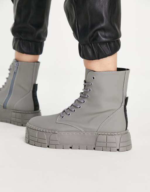 Steve Madden Frouzy super lace up boots in grey leather | ASOS