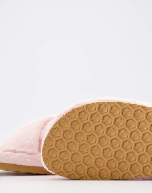 Steve madden pink fuzzy on sale slippers