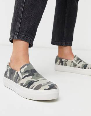 steve madden camo slip on