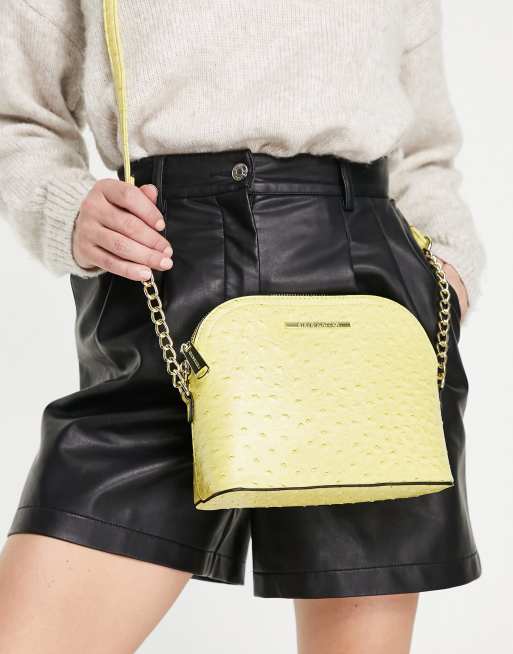 Steve Madden – Gul, mönstrad crossbodyväska med kedjerem