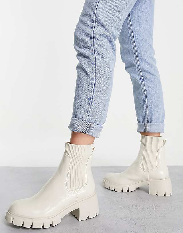 Steve Madden - Hayle - Bottines vernies à talon mi-haut et semelle chunky - Blanc os | ASOS
