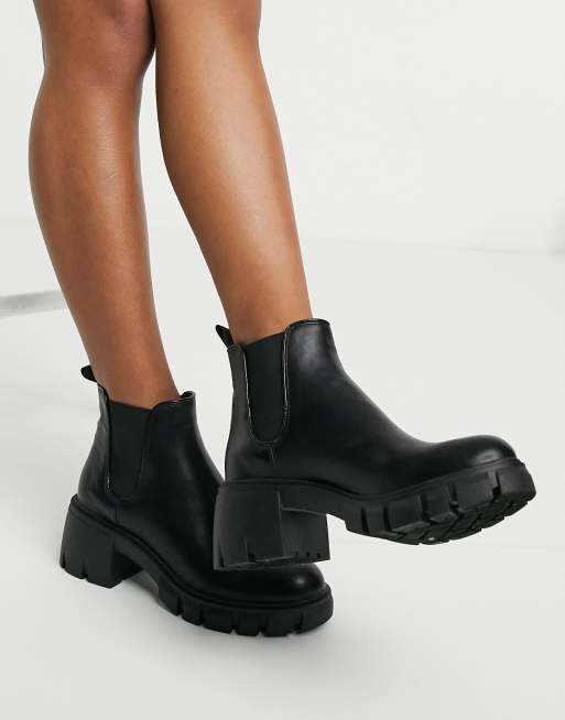 Steve Madden Howler chunky mid heeled ankle boot in black