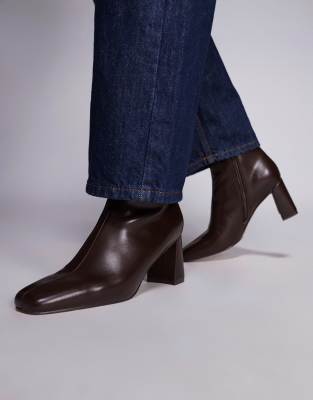 Steve Madden - Hurst - Ankle-Stiefel in Ground Coffee mit runder Zehenpartie-Brown