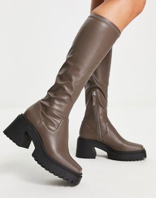  Jetstream heeled knee boots in taupe