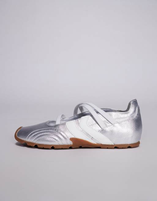 Steve Madden Joisie ballet trainers in silver, 2 of 5