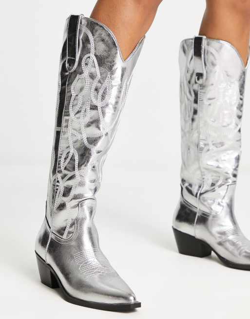 Steve Madden – Knighly – Silverfärgade boots i cowboystil med dekorativ söm, 4 av 4